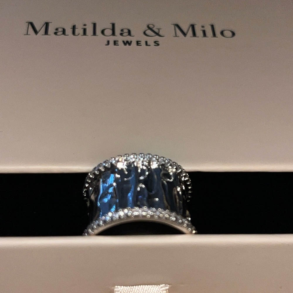 Hammered Silver Wide Band Ring with Pavé Edge Accents - Silver - Picture 12 of 14